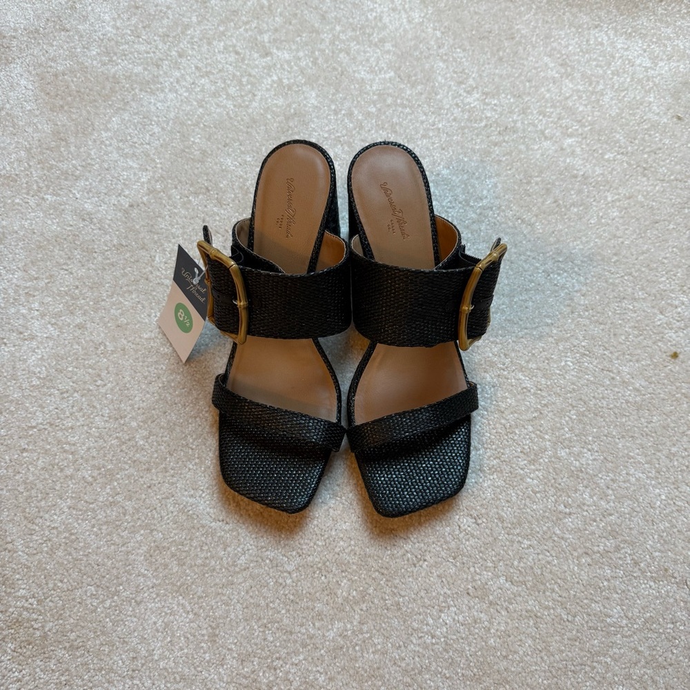 Universal Thread Black Block Heel Sandals with Gold Buckle NWT - Picture 5 of 7